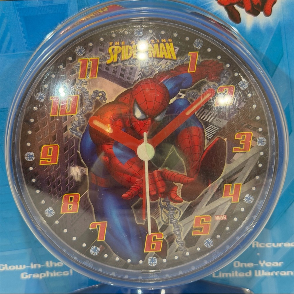 The Amazing Spider-Man Kids room Alarm Clock Analog Glow In The Dark Battery Op
